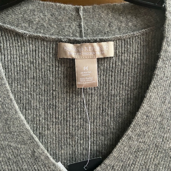 Banana Republic V-Neck Wool Cashmere women’s Medium M Sweater NWT - Picture 6 of 14